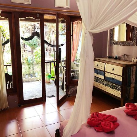 Salon De Nomad Gili T. Bed & Breakfast กีลีตราวางัน ภายนอก รูปภาพ
