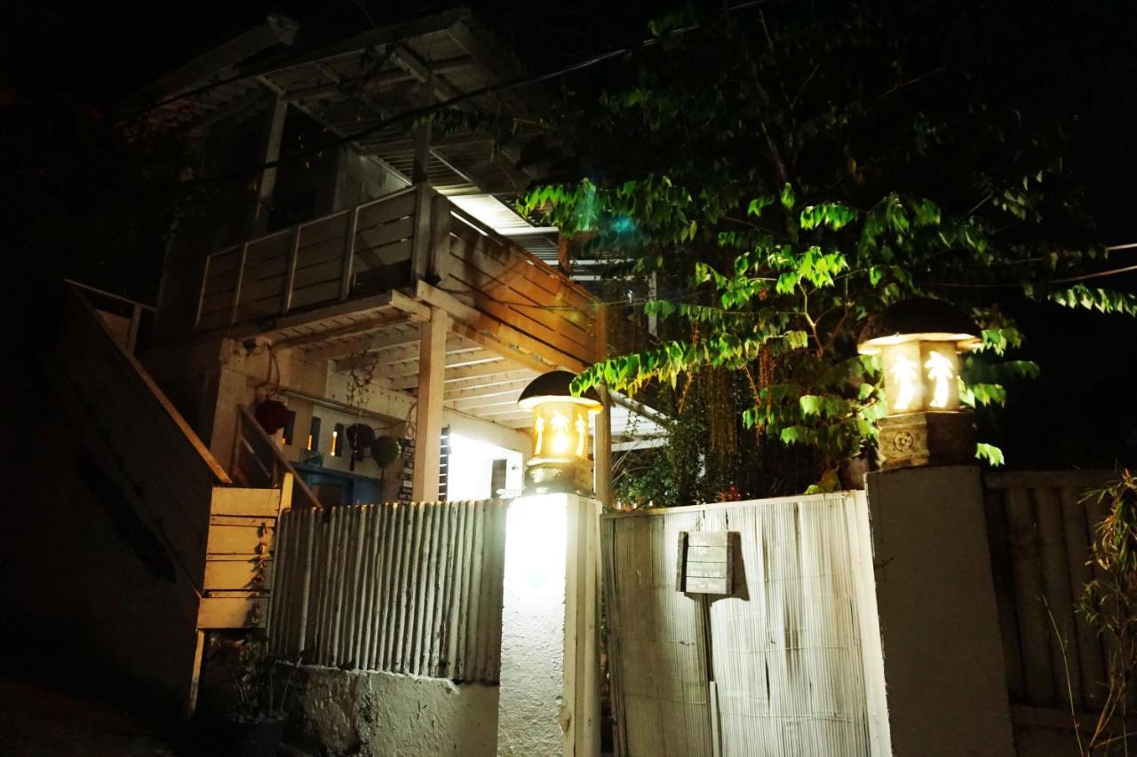 Salon De Nomad Gili T. Bed & Breakfast กีลีตราวางัน ภายนอก รูปภาพ