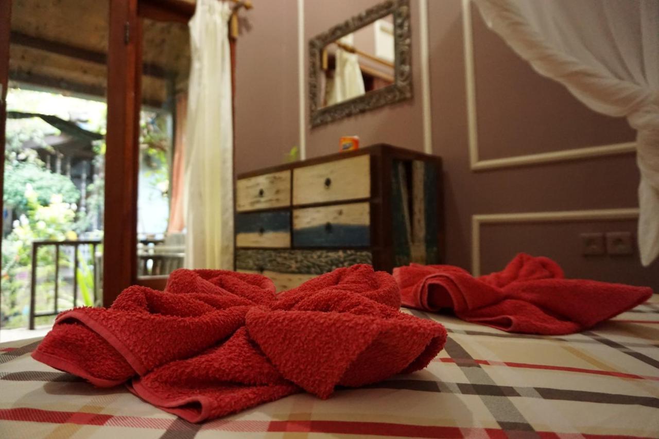 Salon De Nomad Gili T. Bed & Breakfast กีลีตราวางัน ภายนอก รูปภาพ