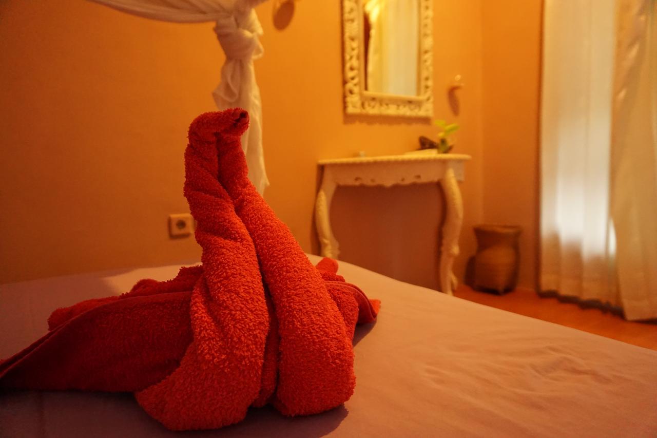 Salon De Nomad Gili T. Bed & Breakfast กีลีตราวางัน ภายนอก รูปภาพ