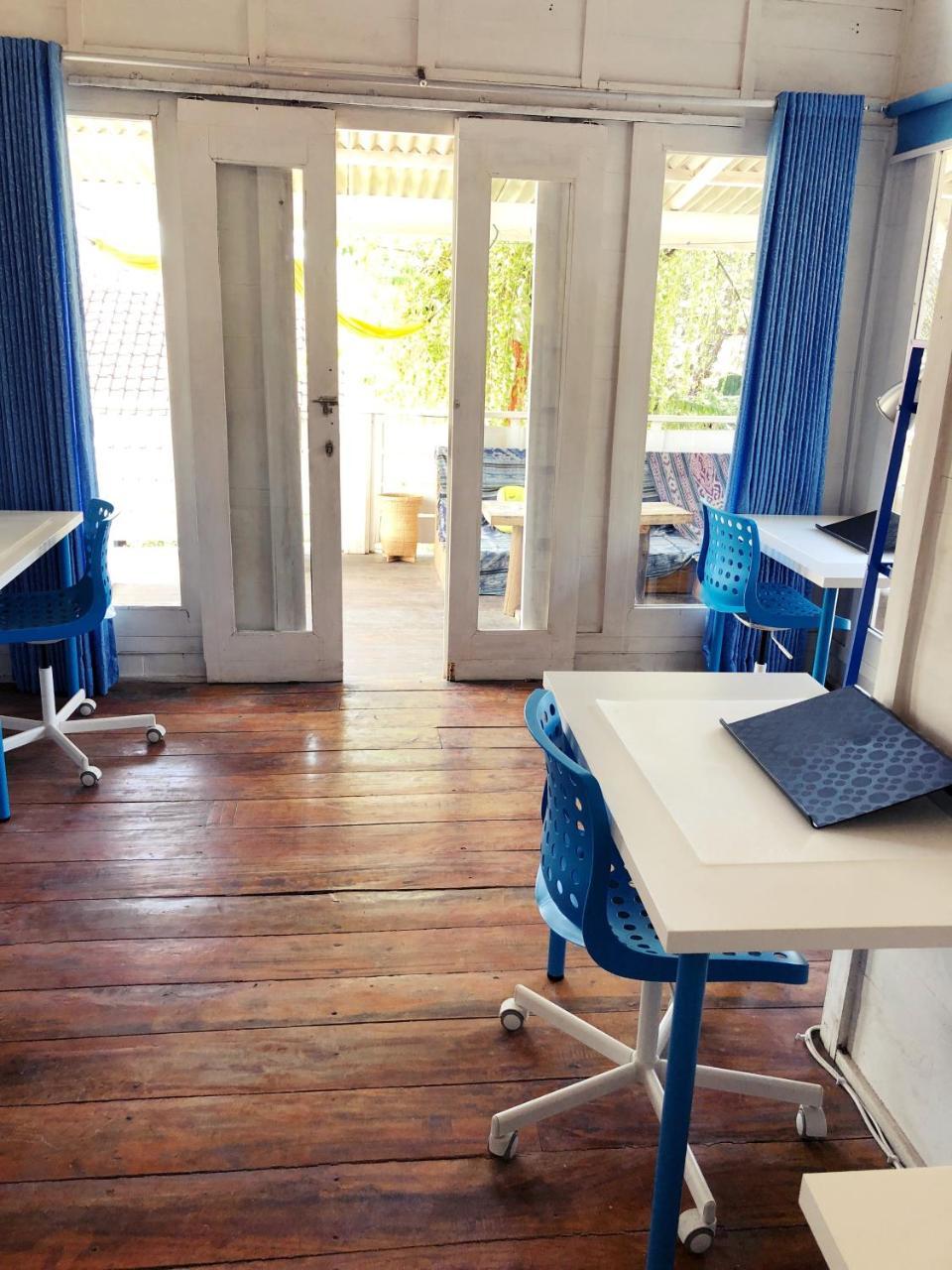 Salon De Nomad Gili T. Bed & Breakfast กีลีตราวางัน ภายนอก รูปภาพ