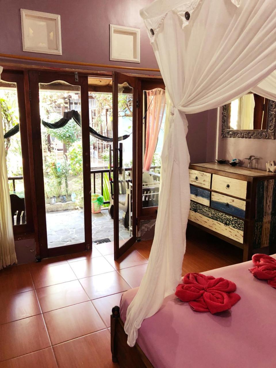 Salon De Nomad Gili T. Bed & Breakfast กีลีตราวางัน ภายนอก รูปภาพ