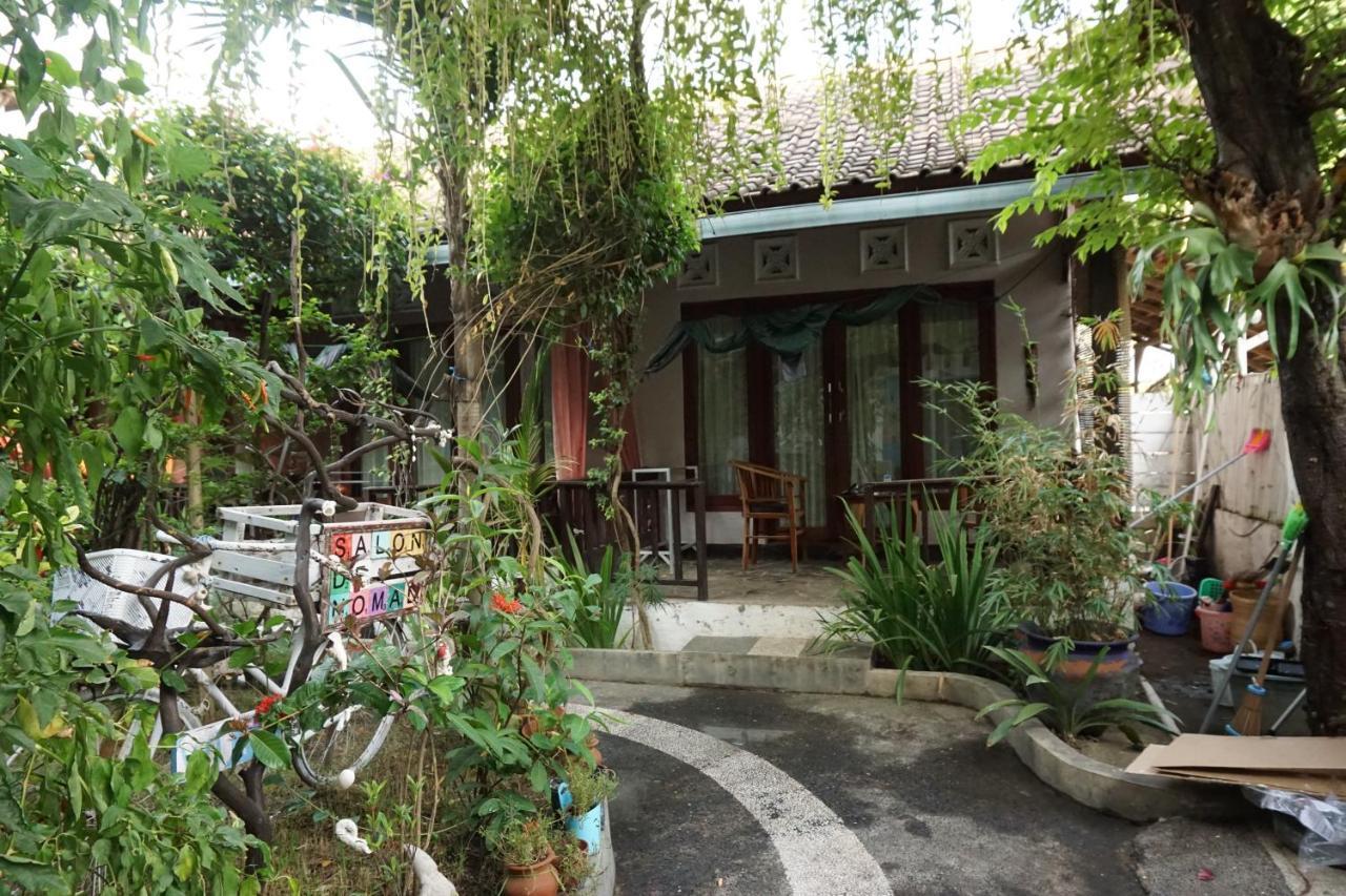 Salon De Nomad Gili T. Bed & Breakfast กีลีตราวางัน ภายนอก รูปภาพ
