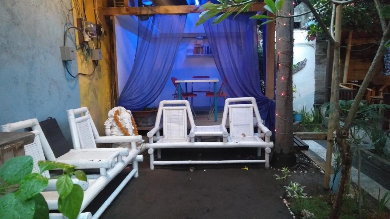 Salon De Nomad Gili T. Bed & Breakfast กีลีตราวางัน ภายนอก รูปภาพ