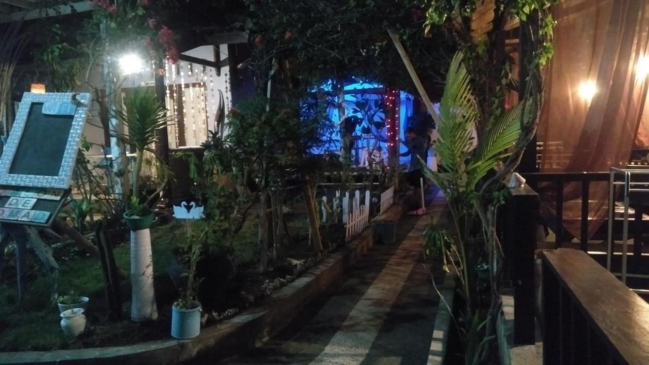 Salon De Nomad Gili T. Bed & Breakfast กีลีตราวางัน ภายนอก รูปภาพ