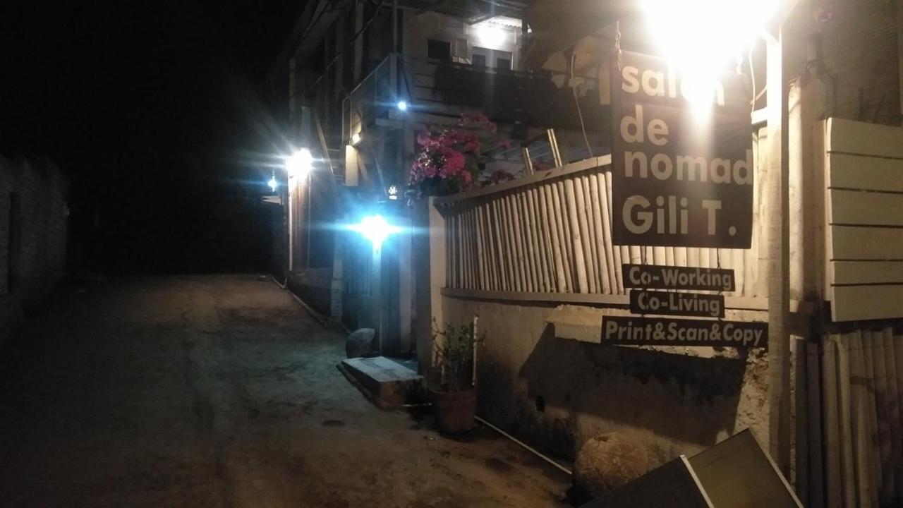 Salon De Nomad Gili T. Bed & Breakfast กีลีตราวางัน ภายนอก รูปภาพ